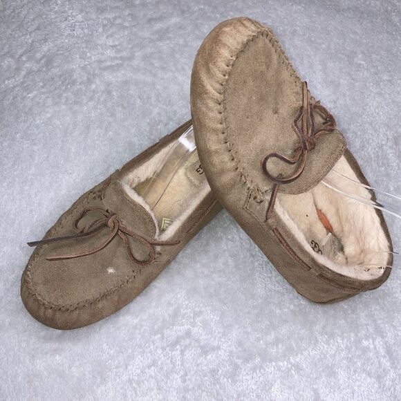 UGG 10 Dakota Moccasin Sherpa Lined Slip On Suede Slippers - Picture 1 of 11